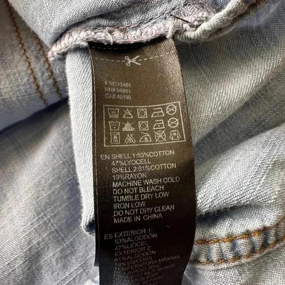 Women’s Lightweight Chambray Western Cowgirl Snap Front Casual Shirt Medium - Picture 10 of 11